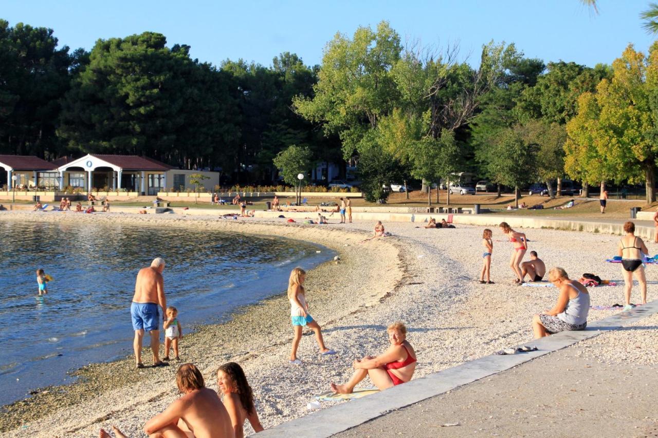 Family Friendly Apartments With A Swimming Pool Valbandon, Fazana - 2201 Штиньян Экстерьер фото