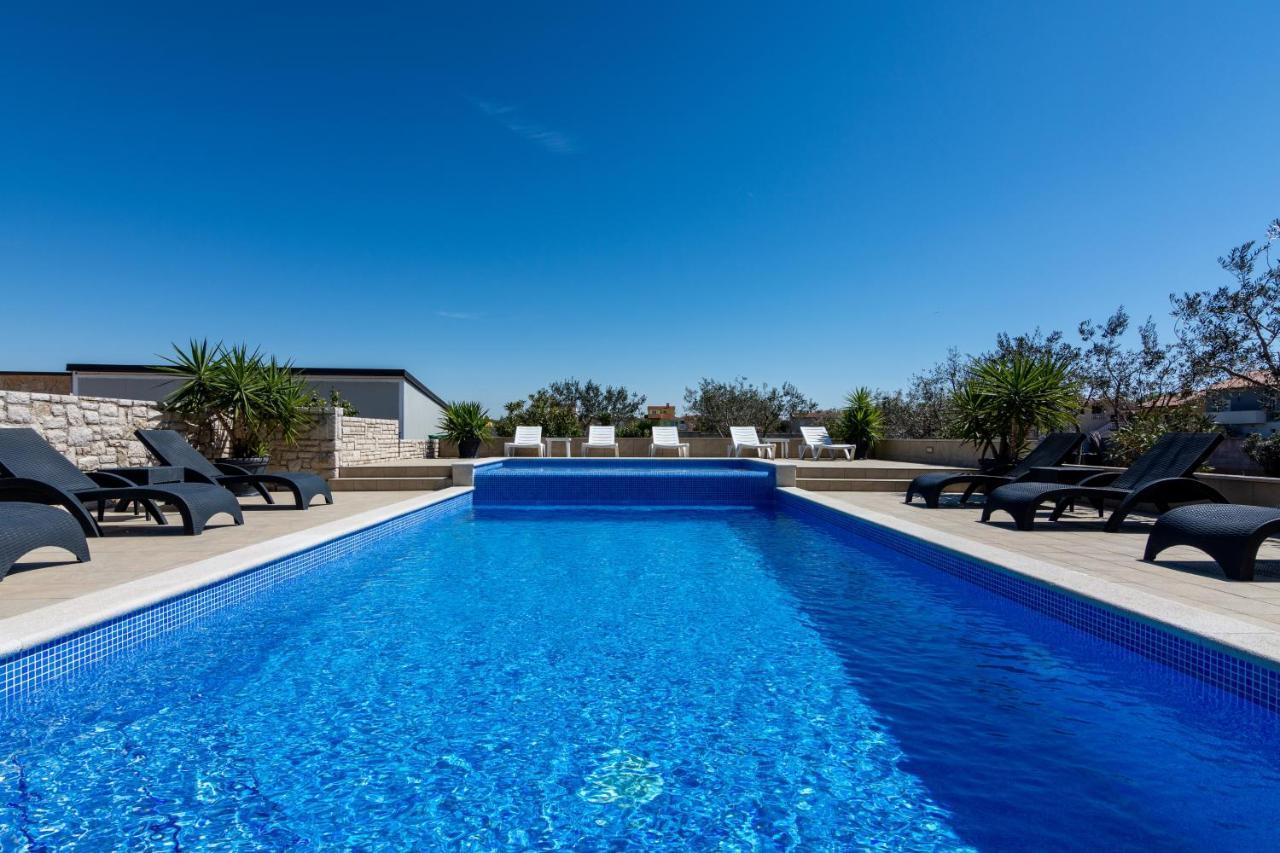 Family Friendly Apartments With A Swimming Pool Valbandon, Fazana - 2201 Штиньян Экстерьер фото