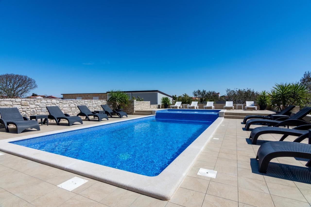 Family Friendly Apartments With A Swimming Pool Valbandon, Fazana - 2201 Штиньян Экстерьер фото