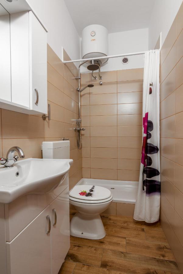Family Friendly Apartments With A Swimming Pool Valbandon, Fazana - 2201 Штиньян Экстерьер фото
