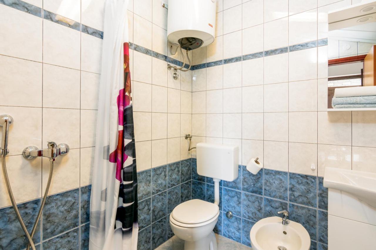 Family Friendly Apartments With A Swimming Pool Valbandon, Fazana - 2201 Штиньян Экстерьер фото