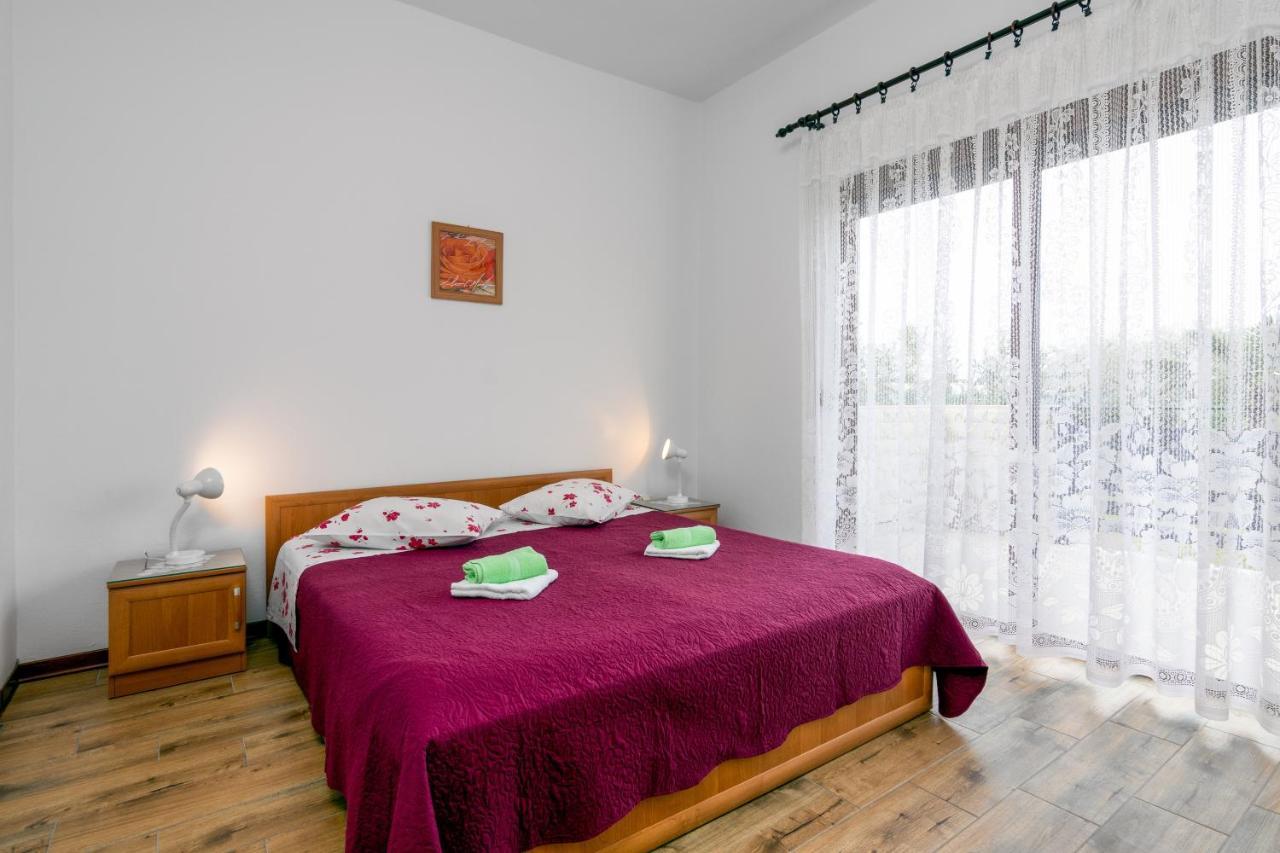 Family Friendly Apartments With A Swimming Pool Valbandon, Fazana - 2201 Штиньян Экстерьер фото