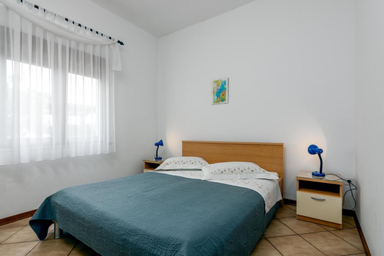 Family Friendly Apartments With A Swimming Pool Valbandon, Fazana - 2201 Штиньян Экстерьер фото